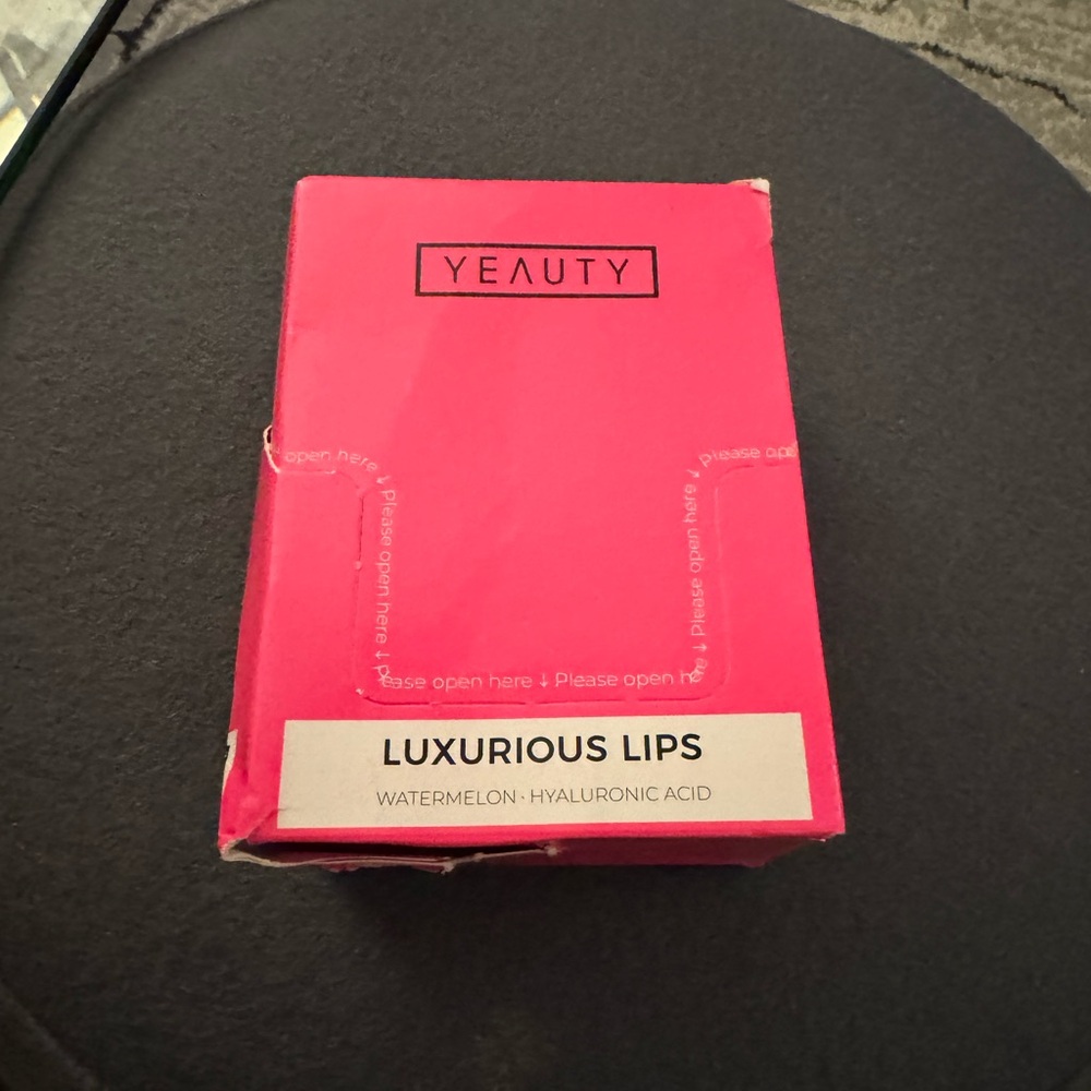 Luxurious Lips mask - Picture 4 of 4